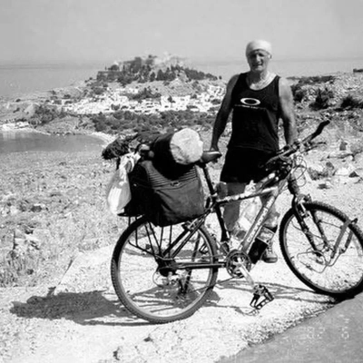 ჯუმბერ ლეჟავა - ველოსიპედით მთვარემდე