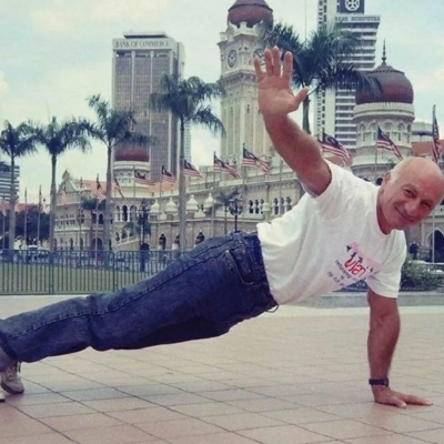 ჯუმბერ ლეჟავა - ველოსიპედით მთვარემდე