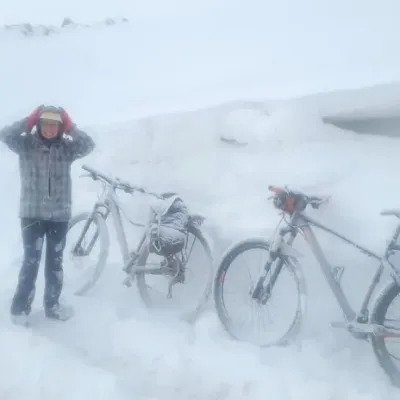 ზამთრის ველო აღჭურვილობა: რა უნდა ჩაიცვა ცივ ამინდში?